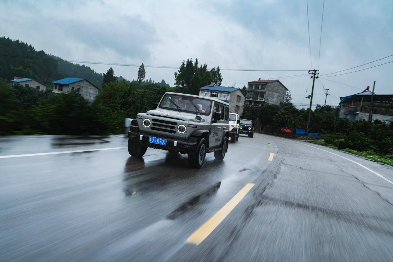不是復古 而是回到越野本能212 T01柴油版試駕