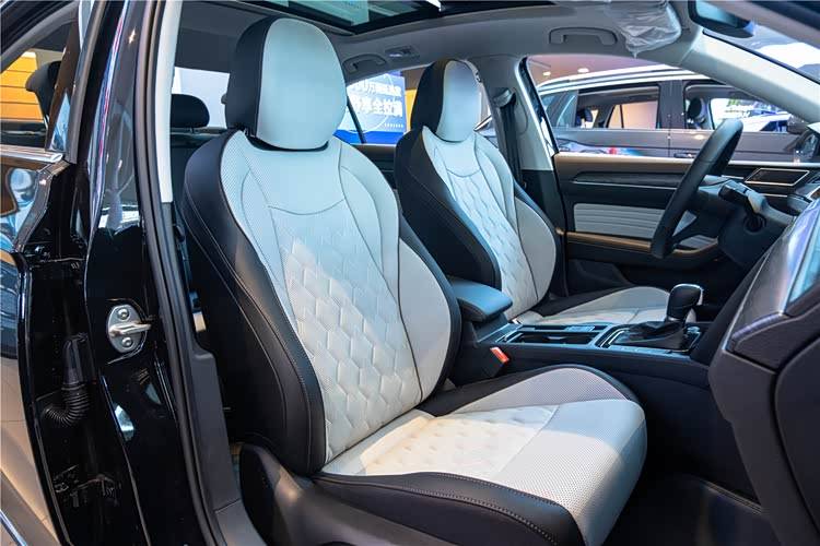 經得起時間推敲才叫經典,邁騰3000萬輛甄選款要的就是精進與深化