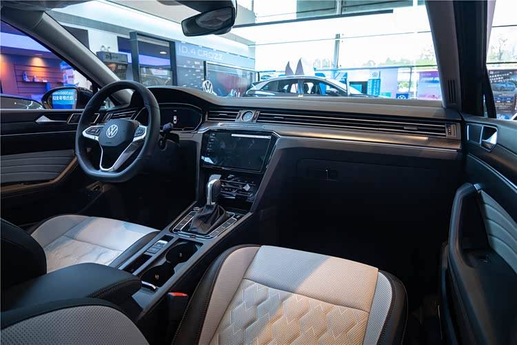 經得起時間推敲才叫經典,邁騰3000萬輛甄選款要的就是精進與深化