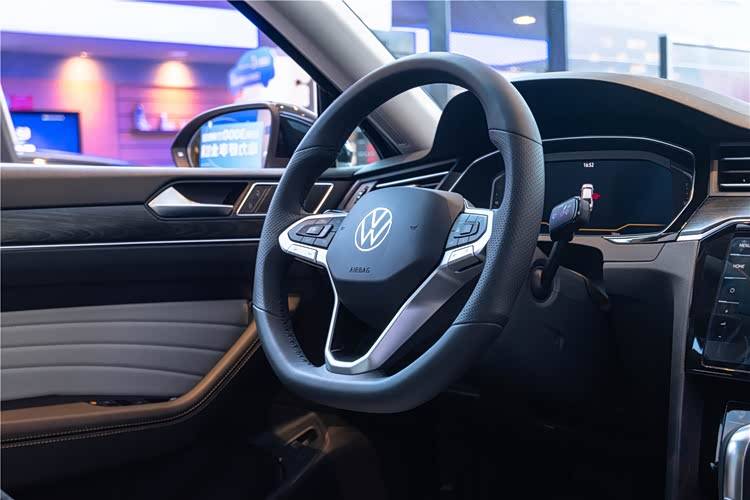 經得起時間推敲才叫經典,邁騰3000萬輛甄選款要的就是精進與深化