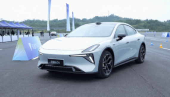 靜態(tài)驚艷動態(tài)稱王!深藍(lán)L06憑什么讓年輕人放棄Model 3?