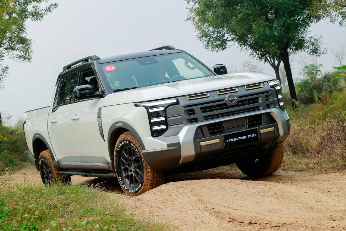 17.69萬起,全場景豪華皮卡鄭州日產鋒坦預售開啟