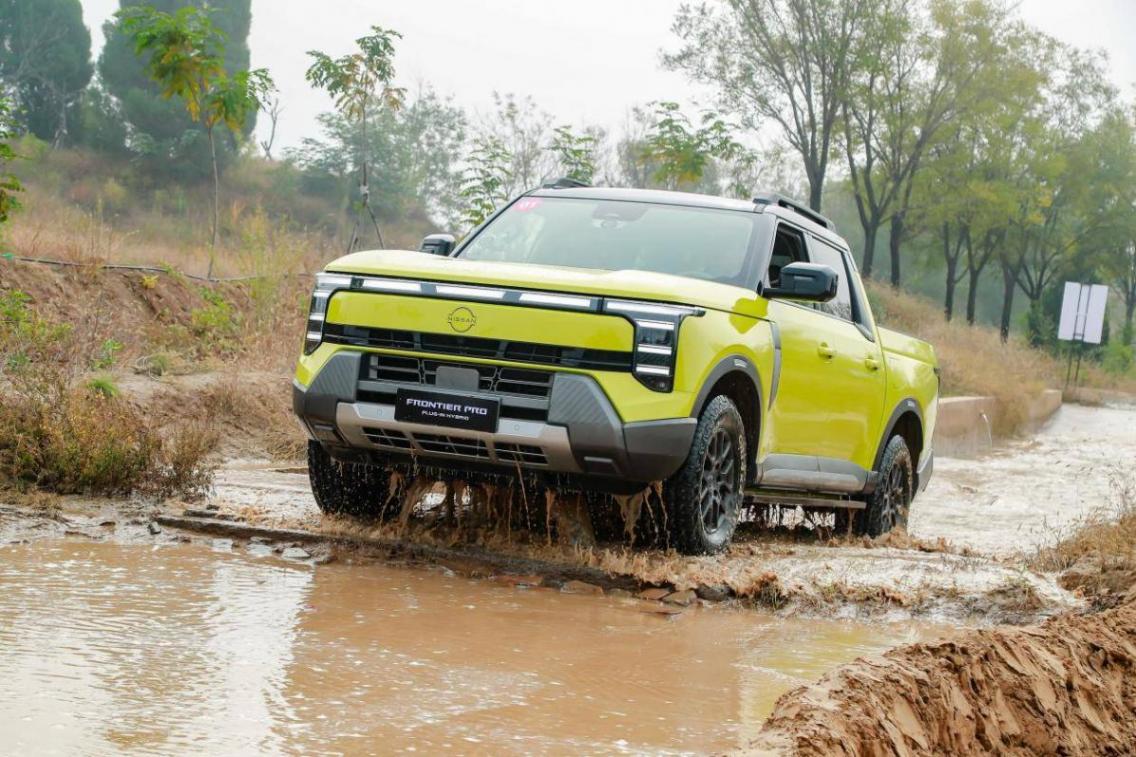 17.69萬起,全場景豪華皮卡鄭州日產鋒坦預售開啟