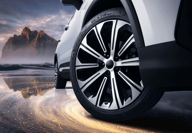 吉利新豪越L空間更大 大家庭載得下