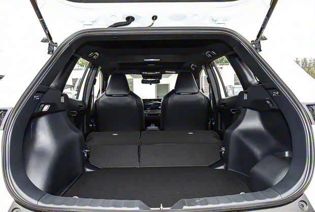 新款卡羅拉銳放9.68萬(wàn)元起售 內(nèi)外煥新登場(chǎng)