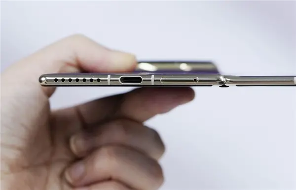 史上最薄Mate！華為Mate70 Air真機首次亮相：6.9英寸寬比例屏幕