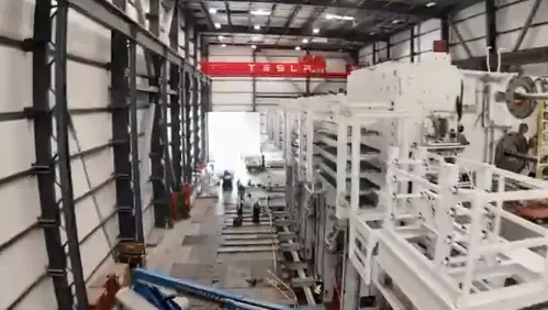 特斯拉公布電動重卡Semi工廠內部實景,明年正式量產