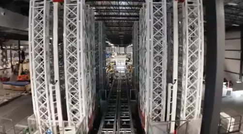 特斯拉公布電動重卡Semi工廠內部實景,明年正式量產