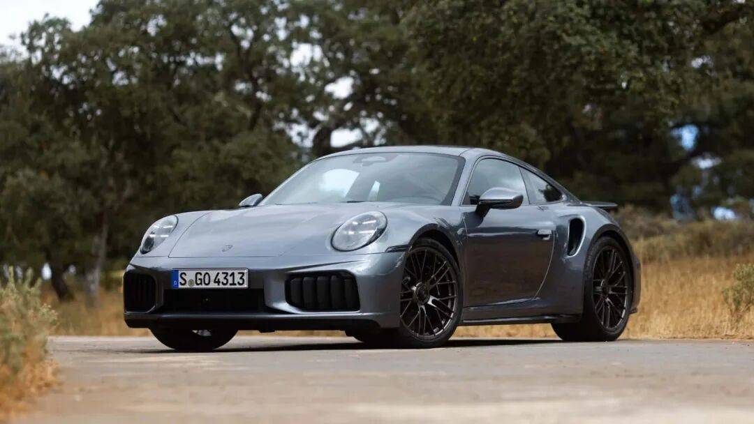 全新保時捷911 Turbo S賣這么貴,是有道理的