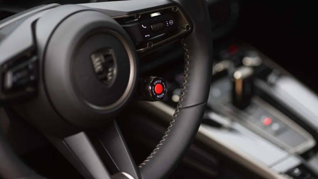 全新保時捷911 Turbo S賣這么貴,是有道理的