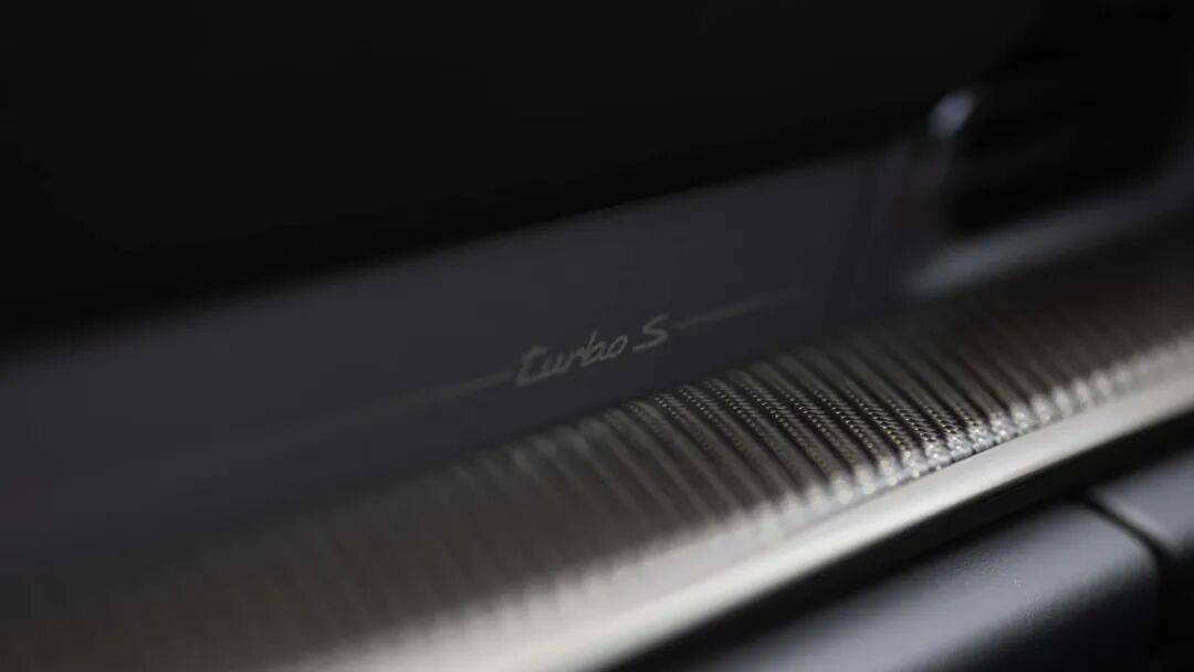 全新保時捷911 Turbo S賣這么貴,是有道理的