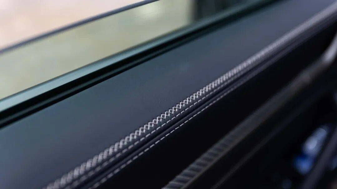 全新保時捷911 Turbo S賣這么貴,是有道理的